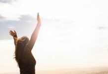 How to Turn Your Freelancing Side Hustle into a Full-Time Business